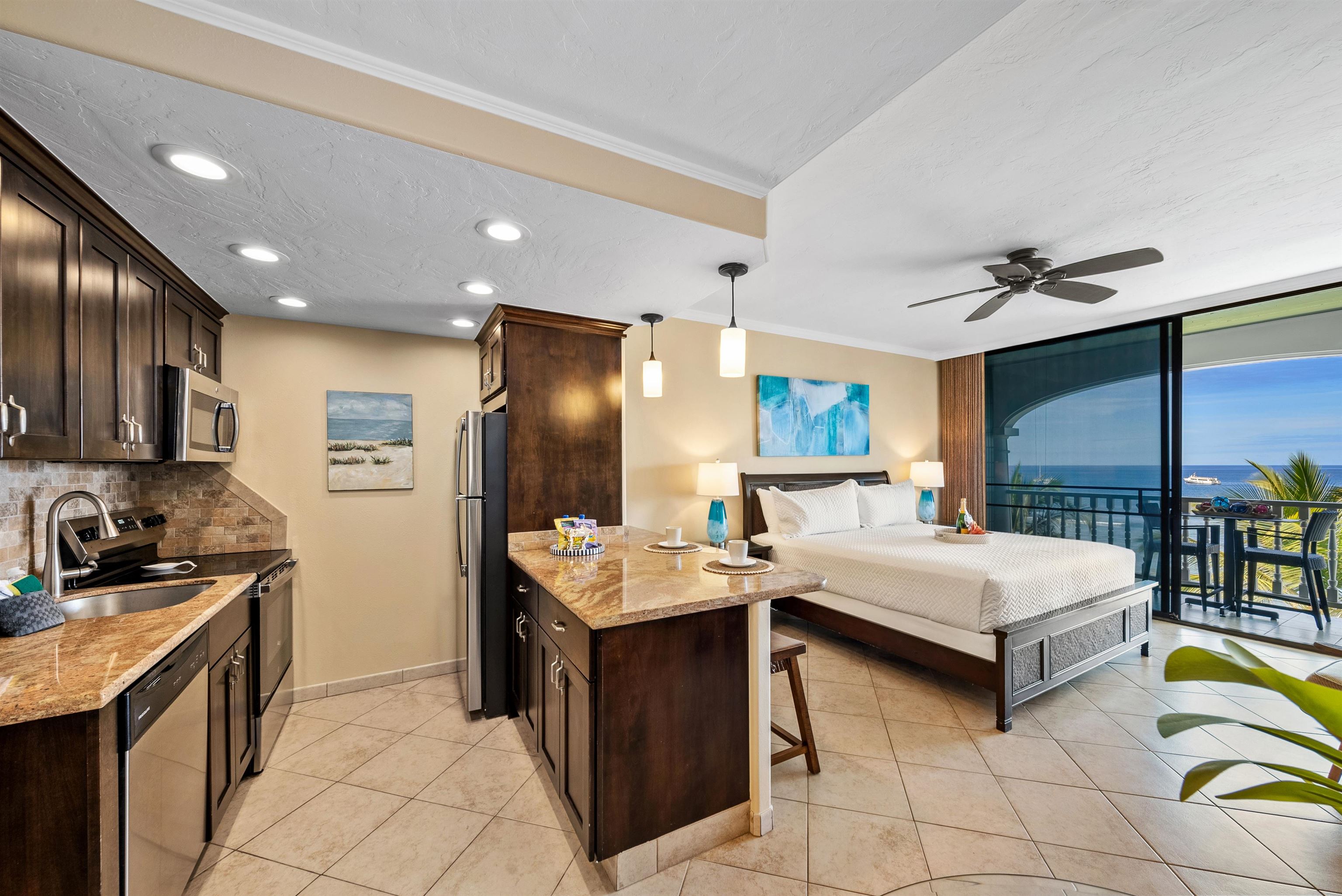 Lahaina Shores condo # 617, Lahaina, Hawaii - photo 17 of 37