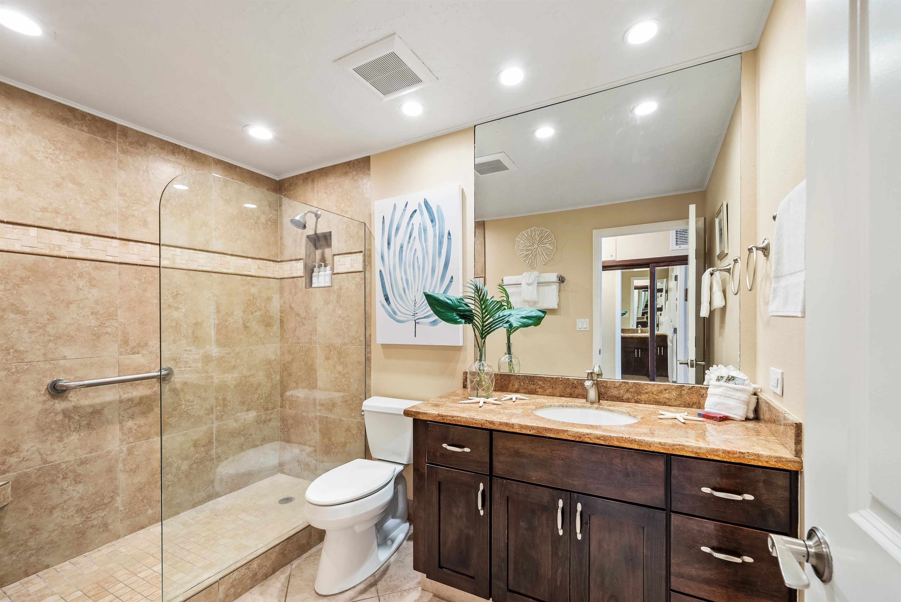 Lahaina Shores condo # 617, Lahaina, Hawaii - photo 23 of 37