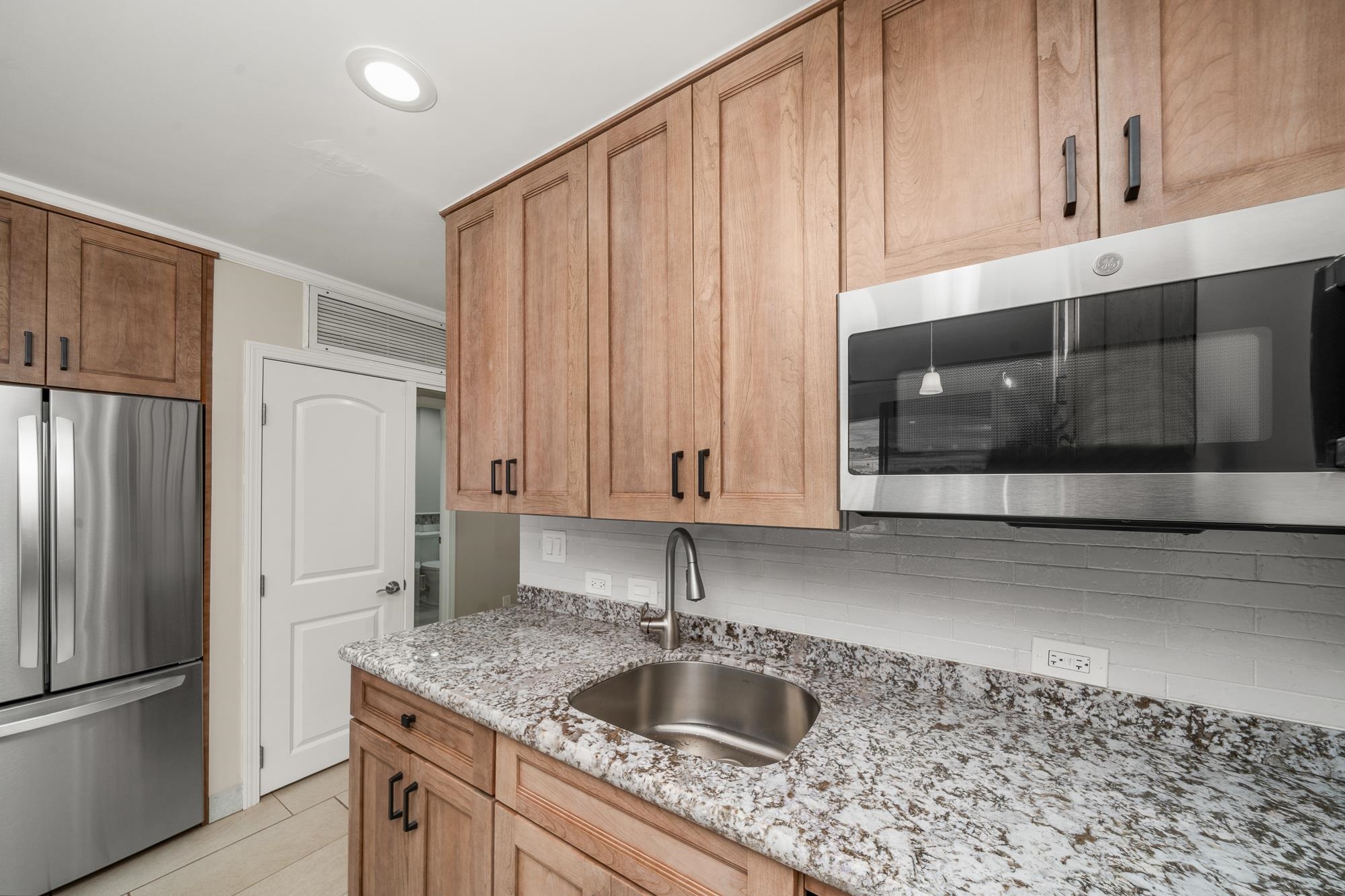 Lahaina Shores condo # 620, Lahaina, Hawaii - photo 19 of 42