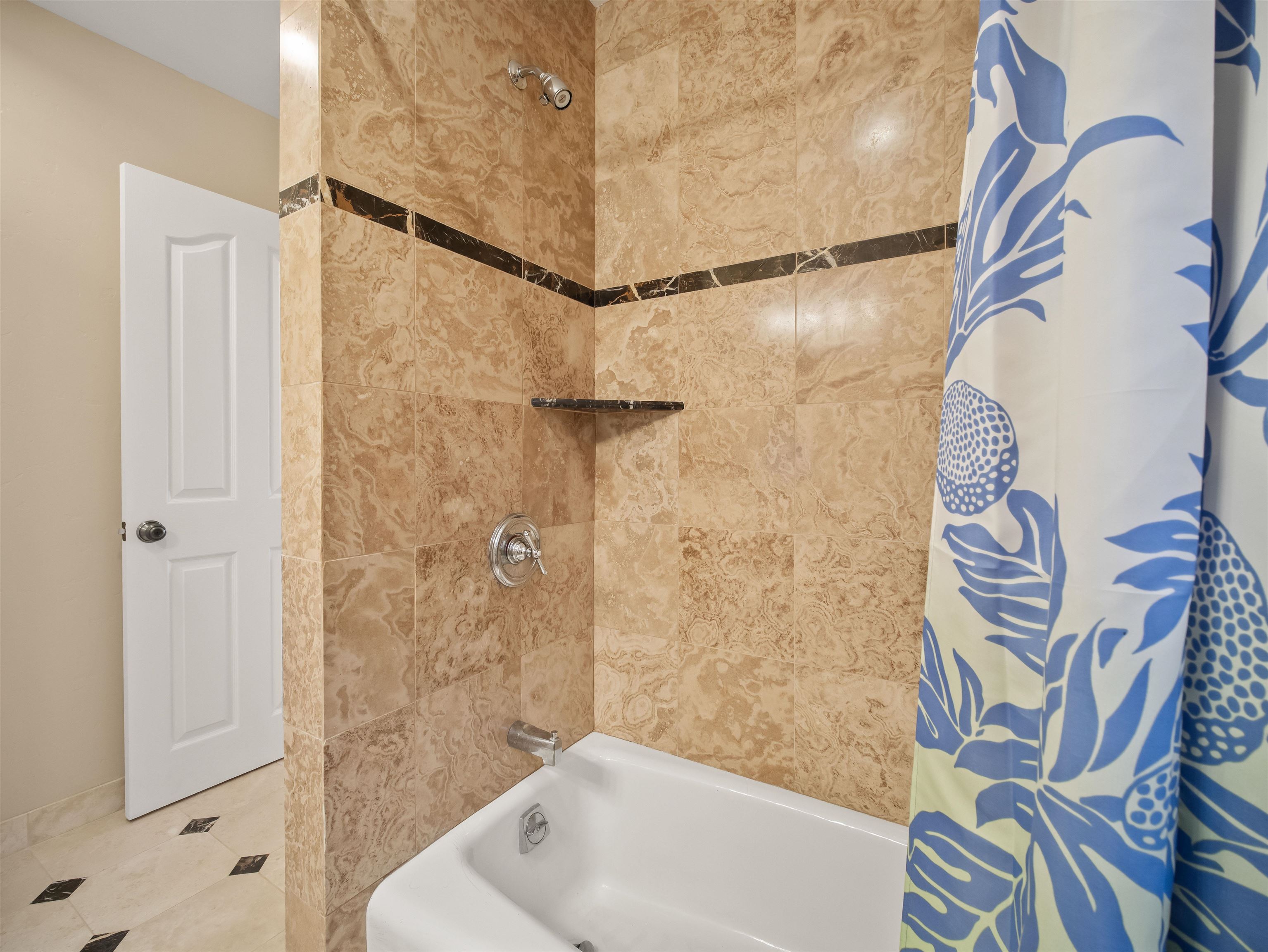 476  Kamuku Pl , Lanai home - photo 11 of 30