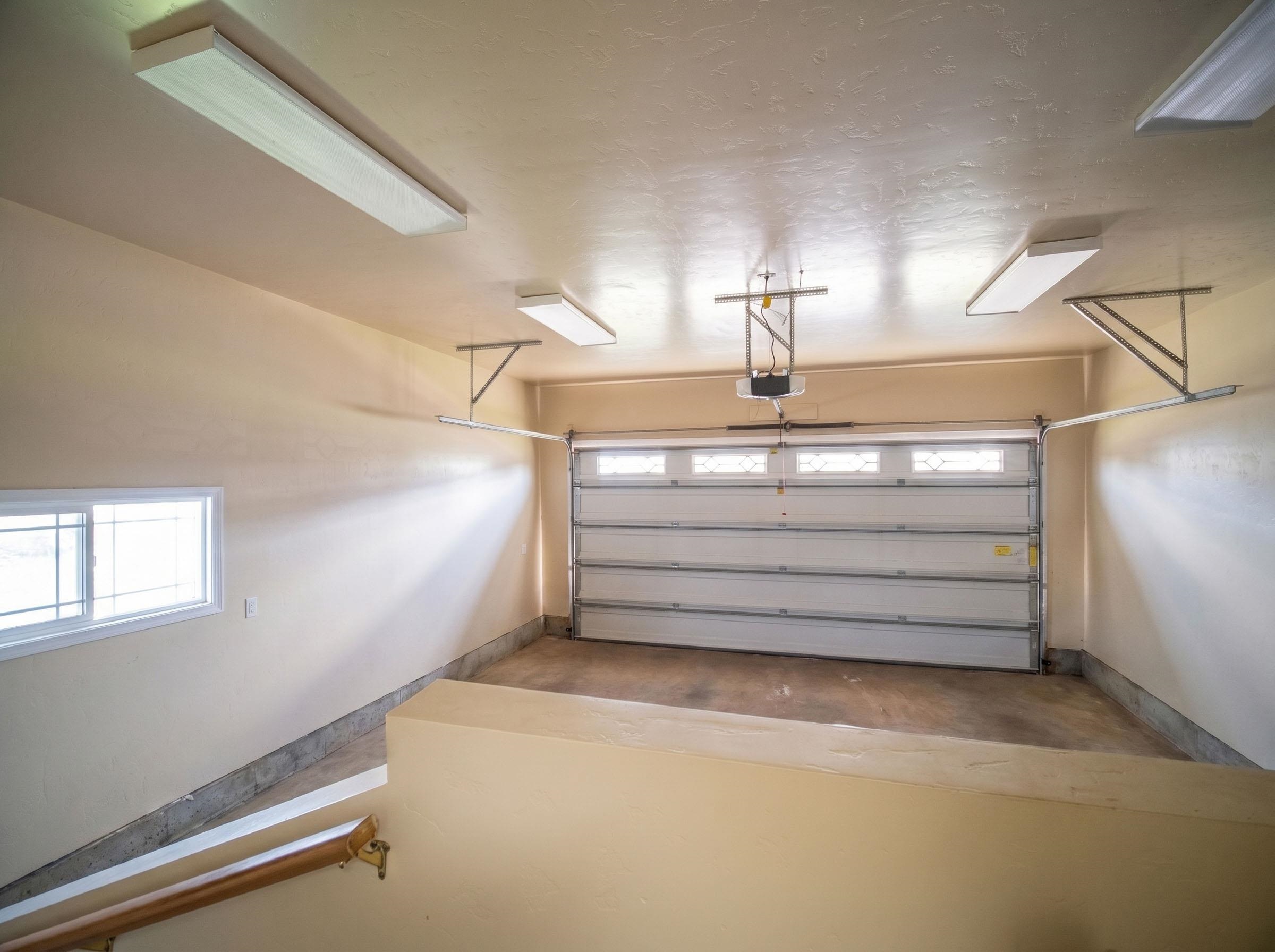 476  Kamuku Pl , Lanai home - photo 25 of 30