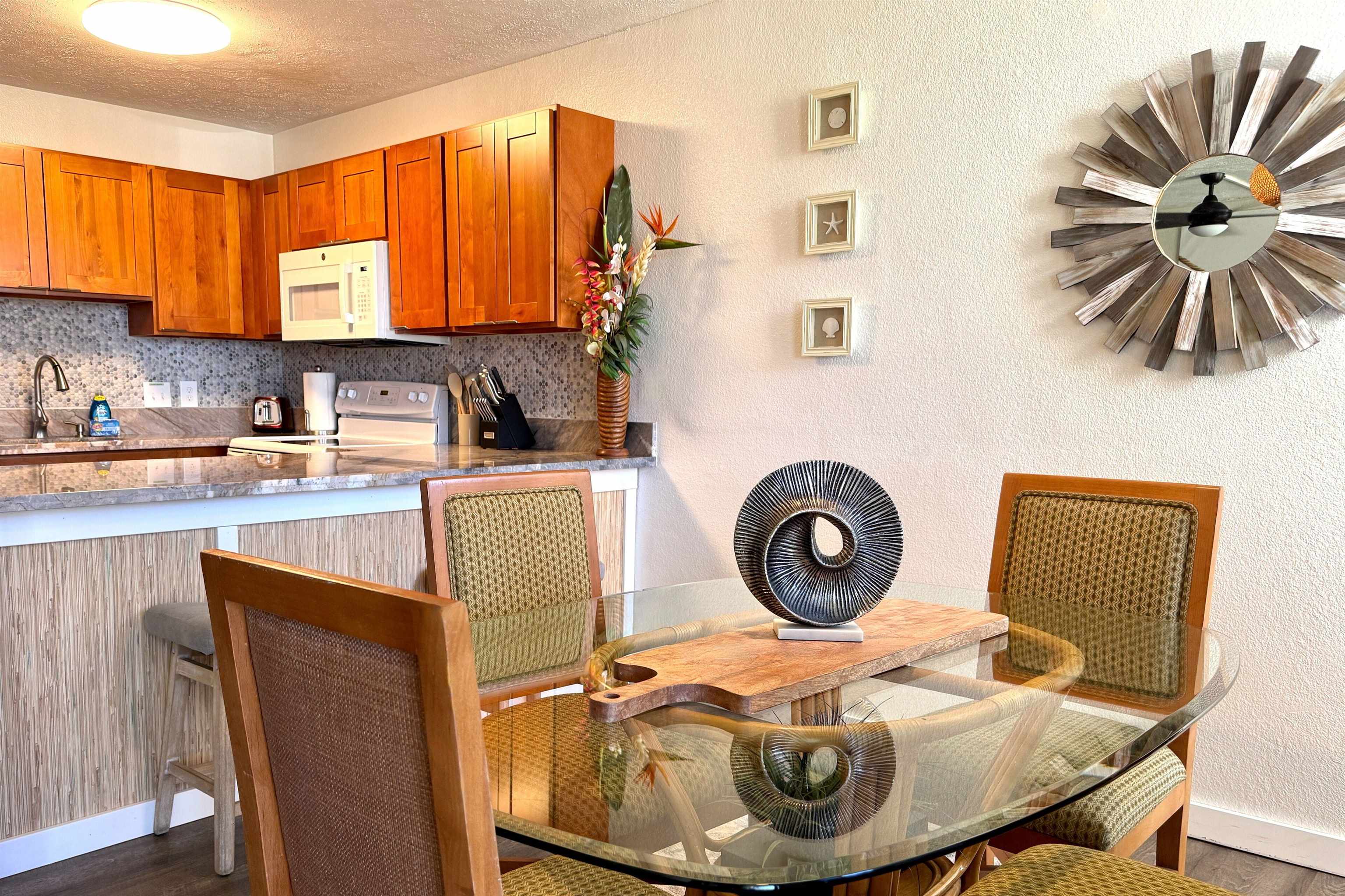 Kihei Holiday condo # 106, Kihei, Hawaii - photo 4 of 34