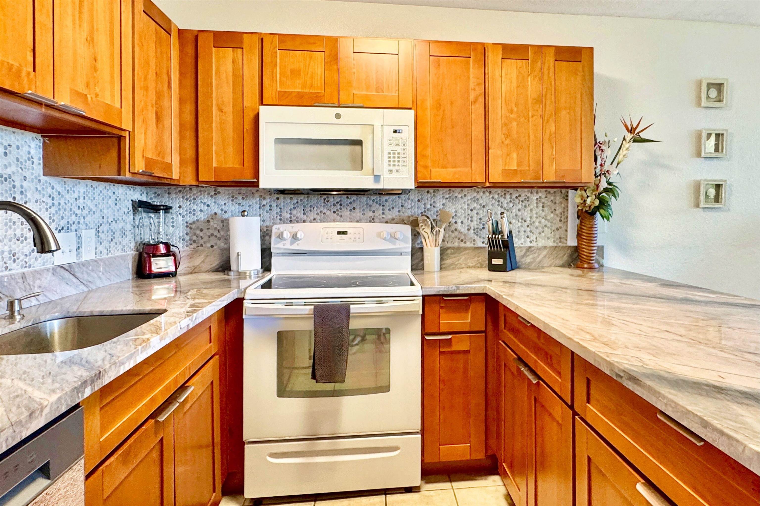 Kihei Holiday condo # 106, Kihei, Hawaii - photo 6 of 34