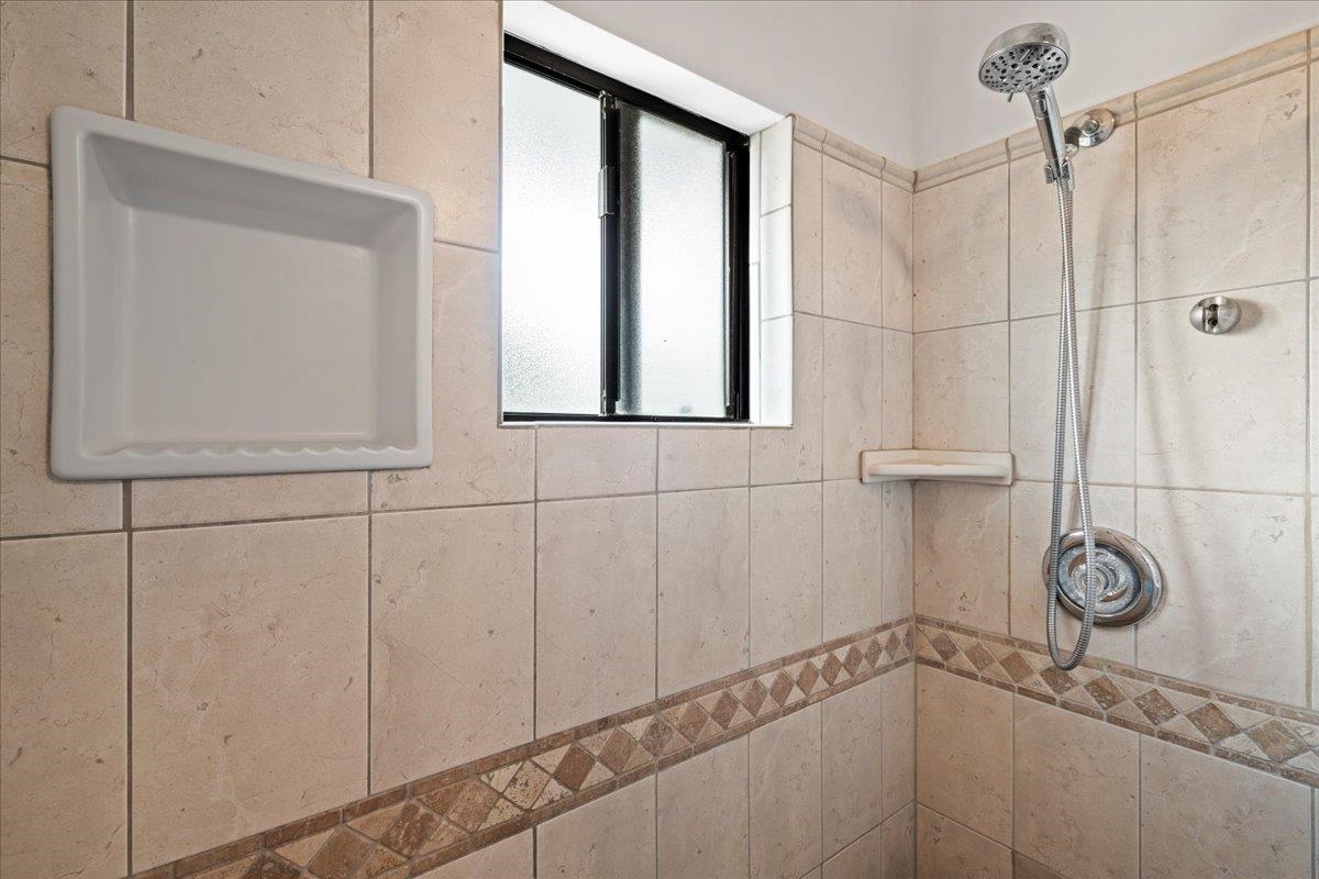 484  Hoala Dr Maui Meadows, Maui Meadows home - photo 22 of 50