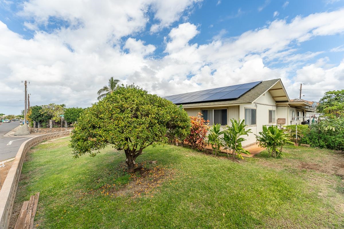 484  Nanakai St Makai Heights, Kihei home - photo 2 of 49