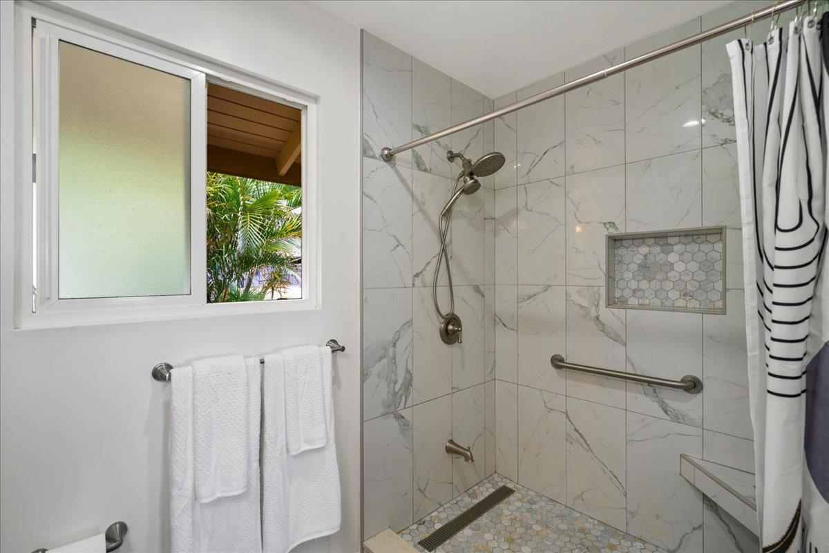 486  Polulani Dr , Wailuku home - photo 19 of 30