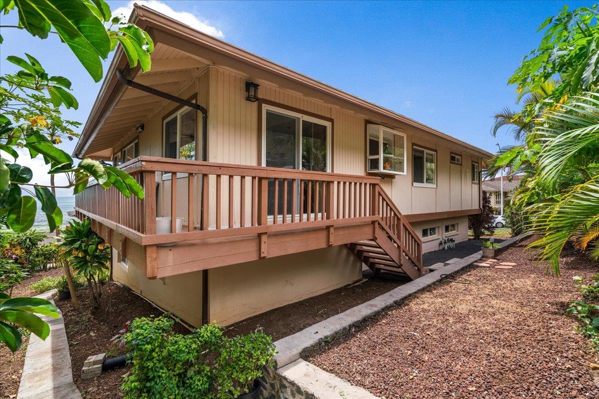 486  Polulani Dr , Wailuku home - photo 8 of 30