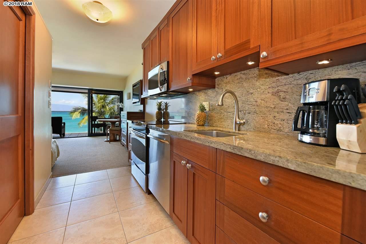 Puna Point I condo # 218, Lahaina, Hawaii - photo 7 of 28