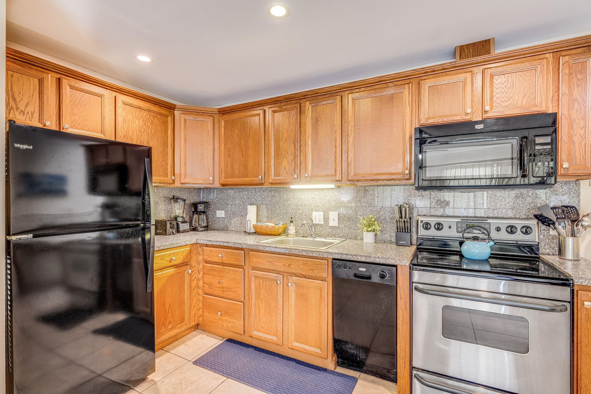 Waiohuli Beach Hale condo # 218, Kihei, Hawaii - photo 6 of 38