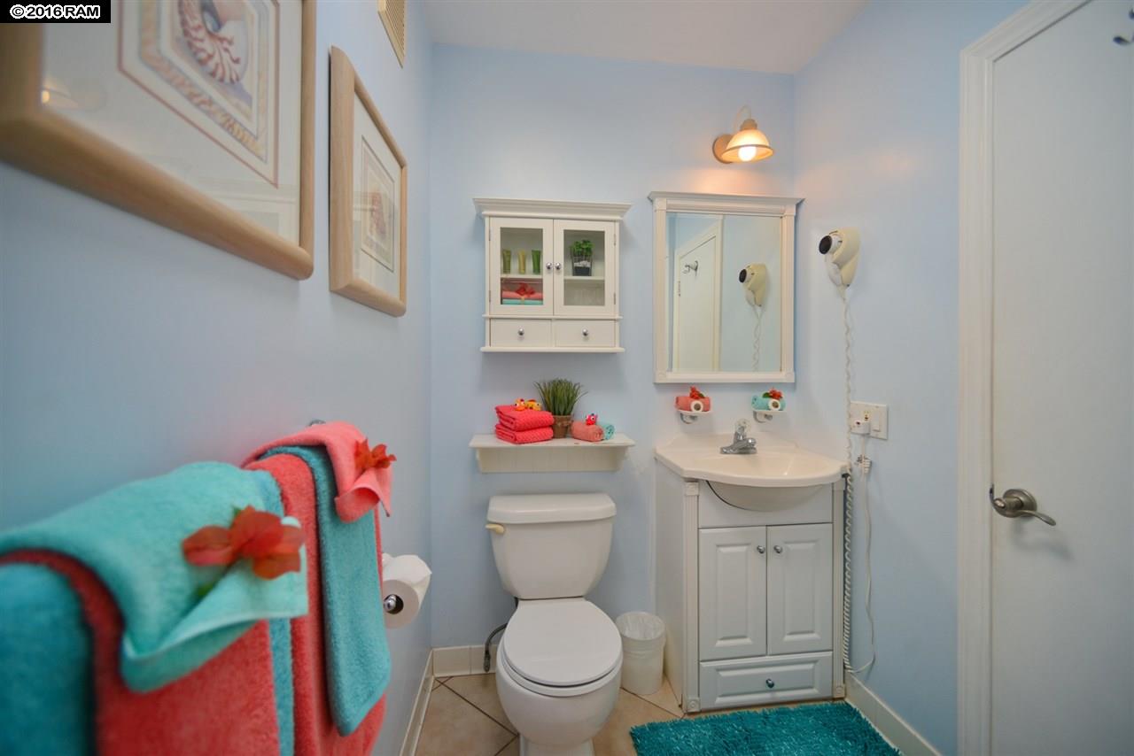 Kahana Sunset condo # D10, Lahaina, Hawaii - photo 15 of 30