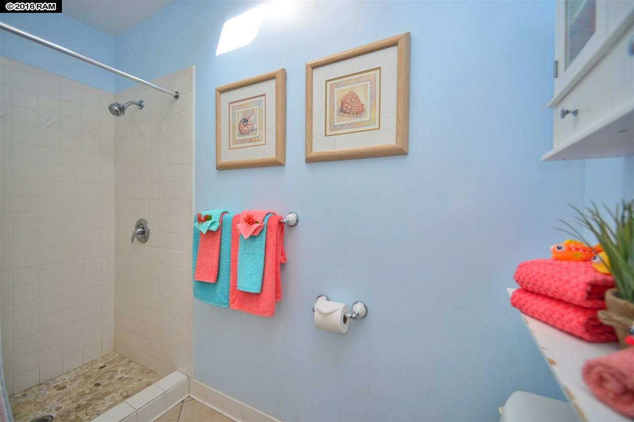 Kahana Sunset condo # D10, Lahaina, Hawaii - photo 17 of 30