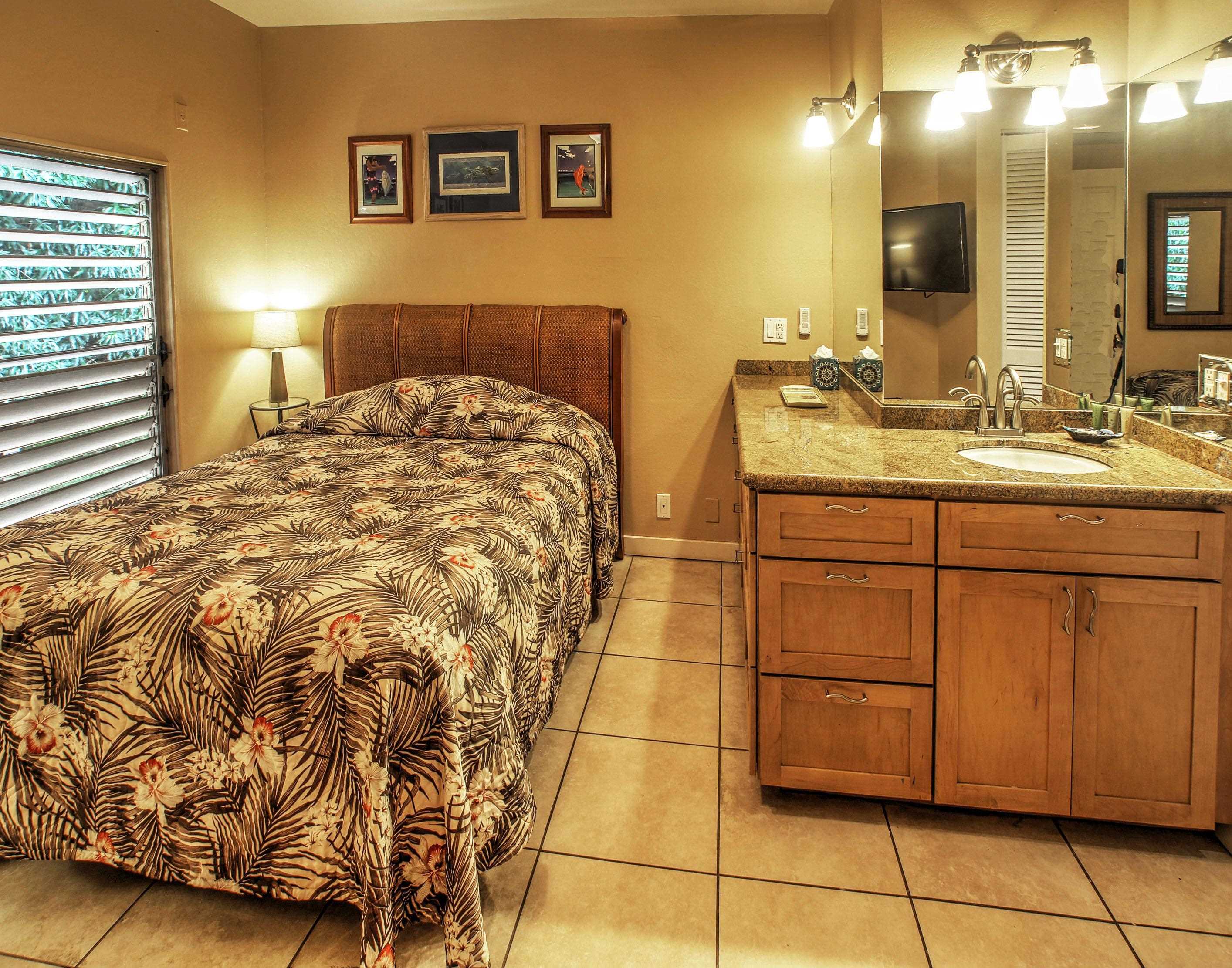 Kahana Sunset condo # D7, Lahaina, Hawaii - photo 27 of 38