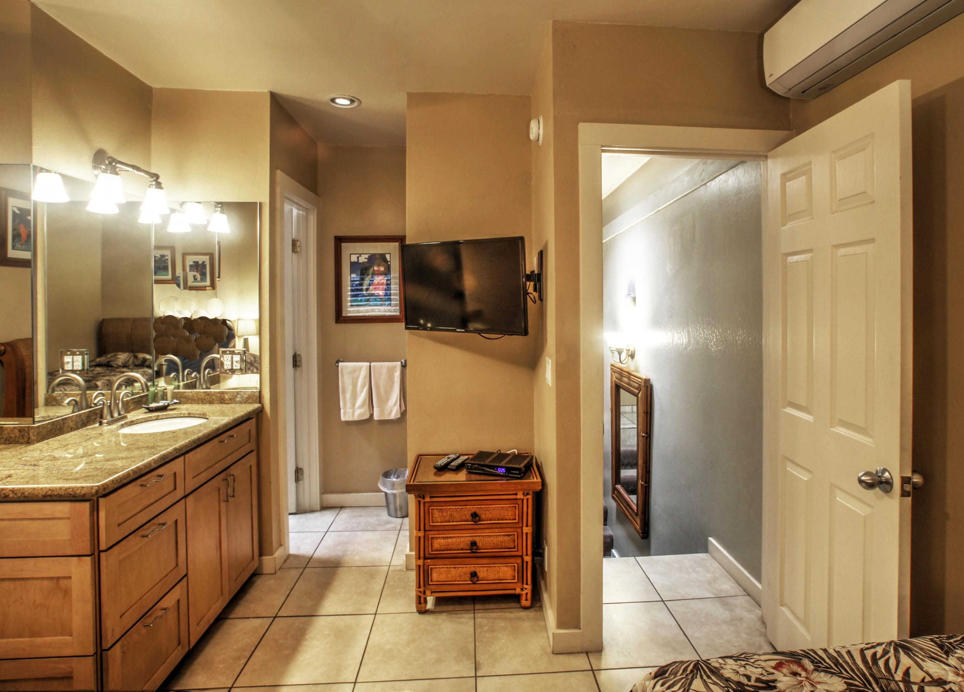 Kahana Sunset condo # D7, Lahaina, Hawaii - photo 29 of 38
