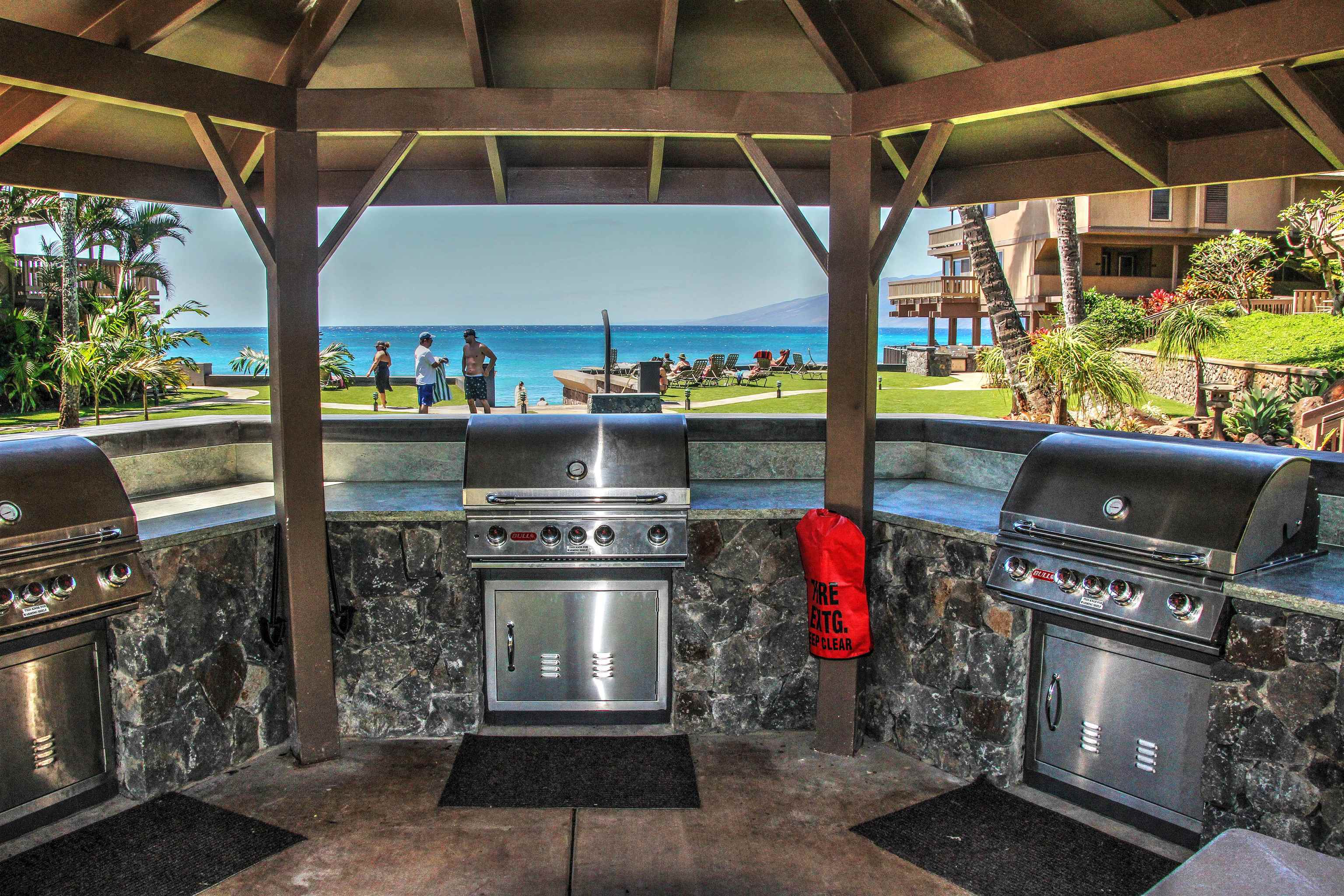 Kahana Sunset condo # D7, Lahaina, Hawaii - photo 34 of 38