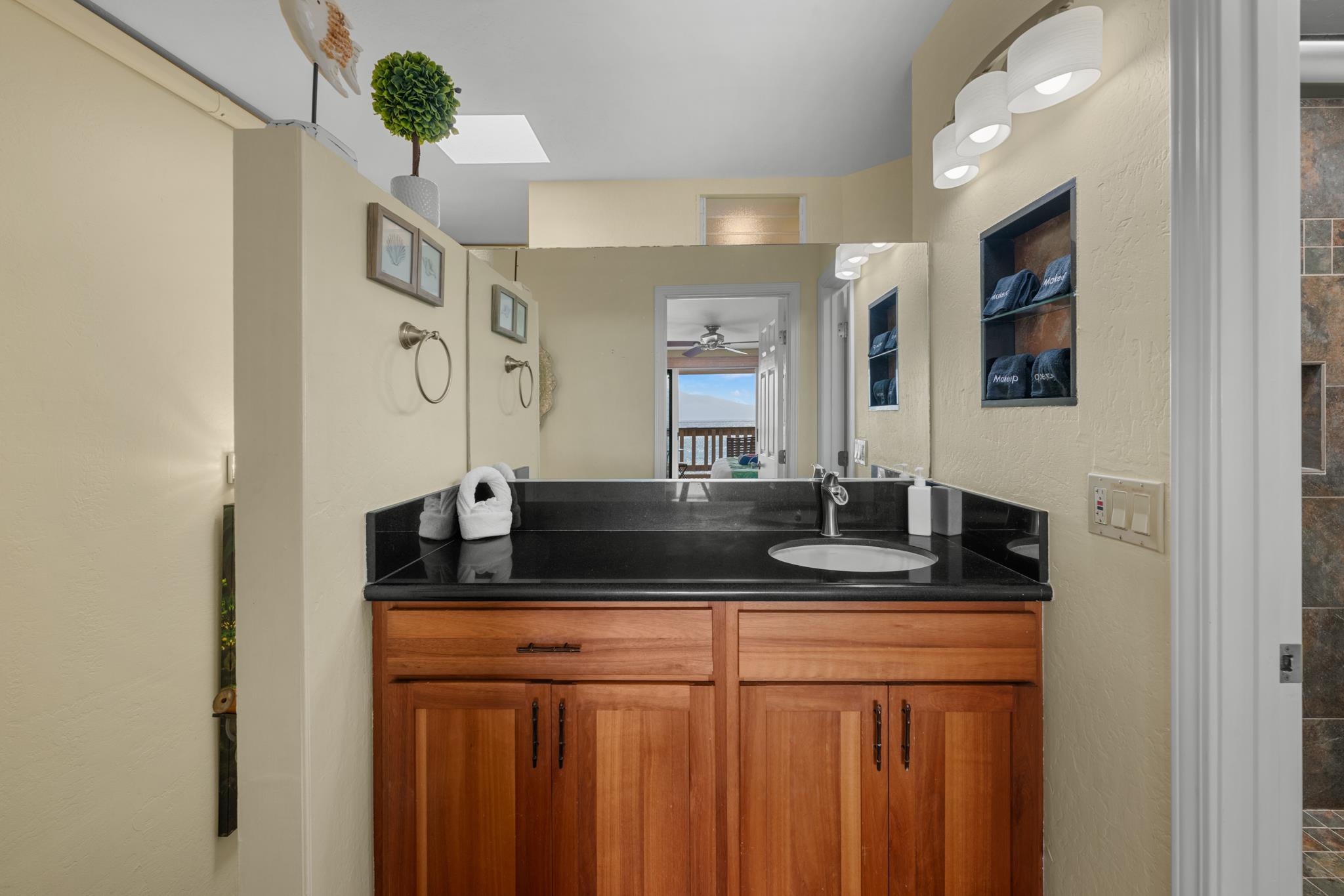 Kahana Sunset condo # E5, Lahaina, Hawaii - photo 27 of 44