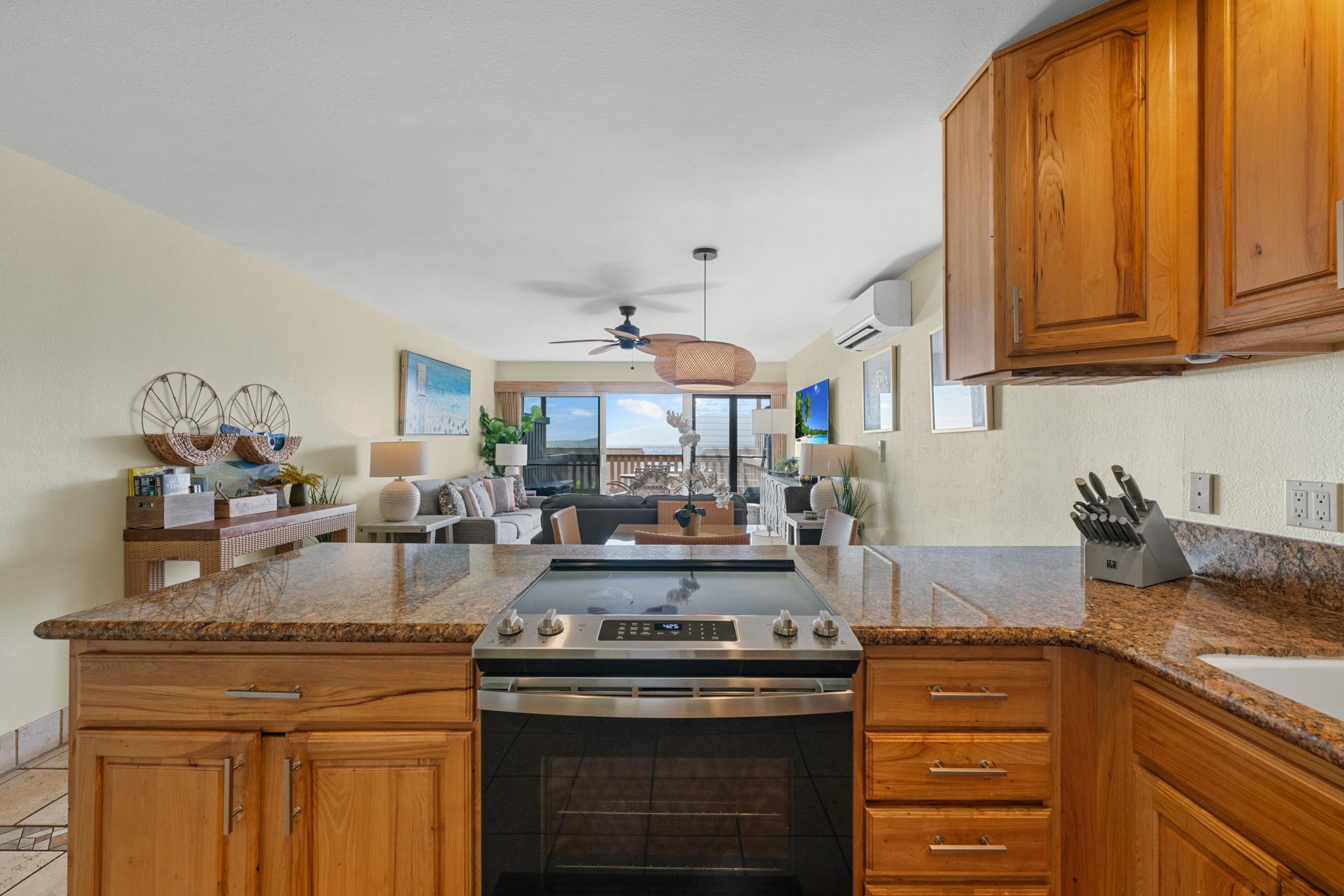 Kahana Sunset condo # E5, Lahaina, Hawaii - photo 4 of 44