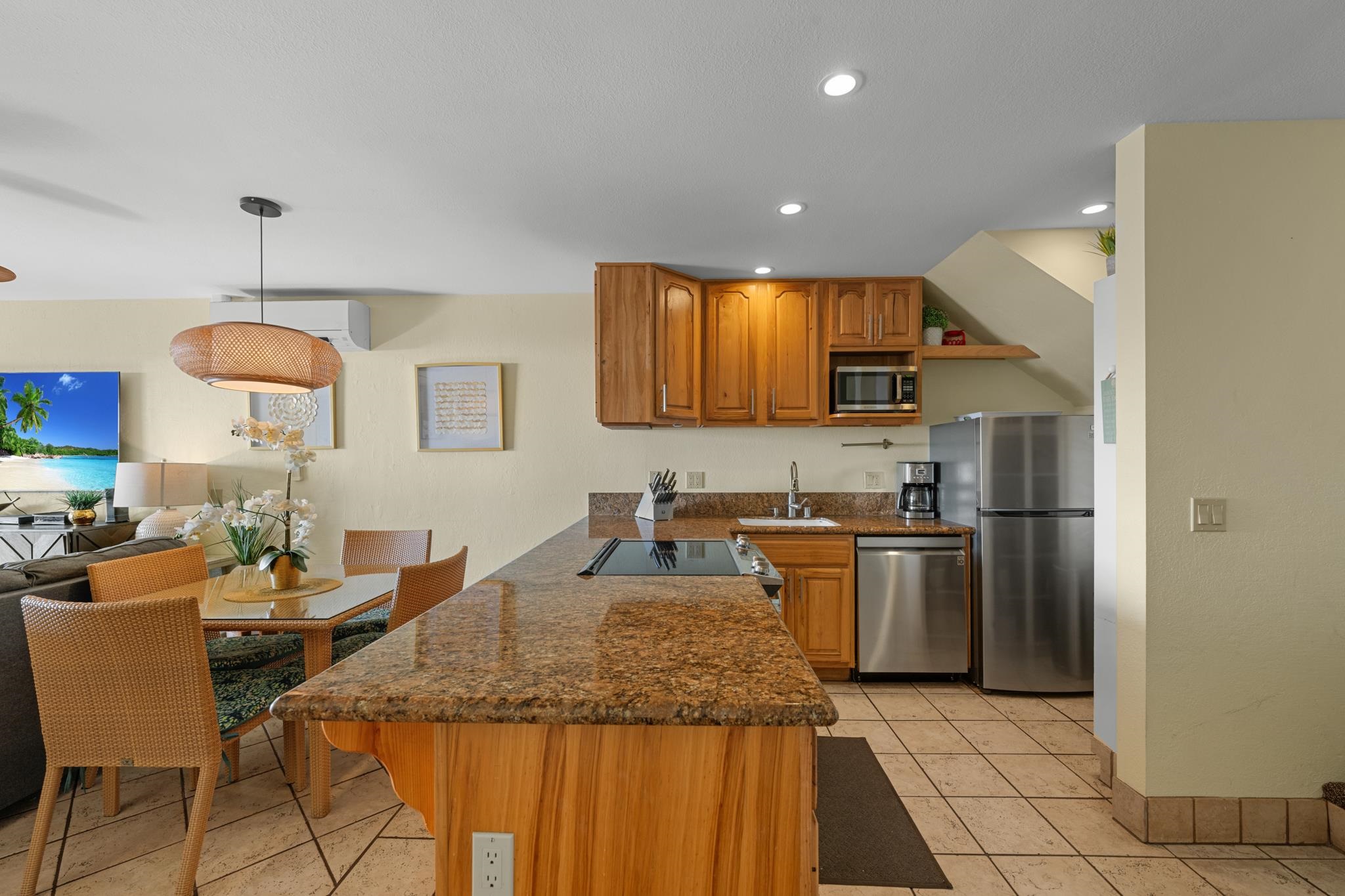 Kahana Sunset condo # E5, Lahaina, Hawaii - photo 5 of 44