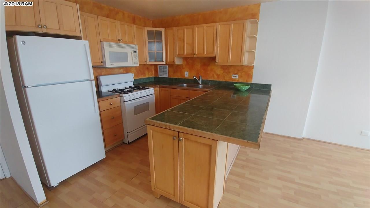Puuone Terrace condo # 317, Wailuku, Hawaii - photo 3 of 26