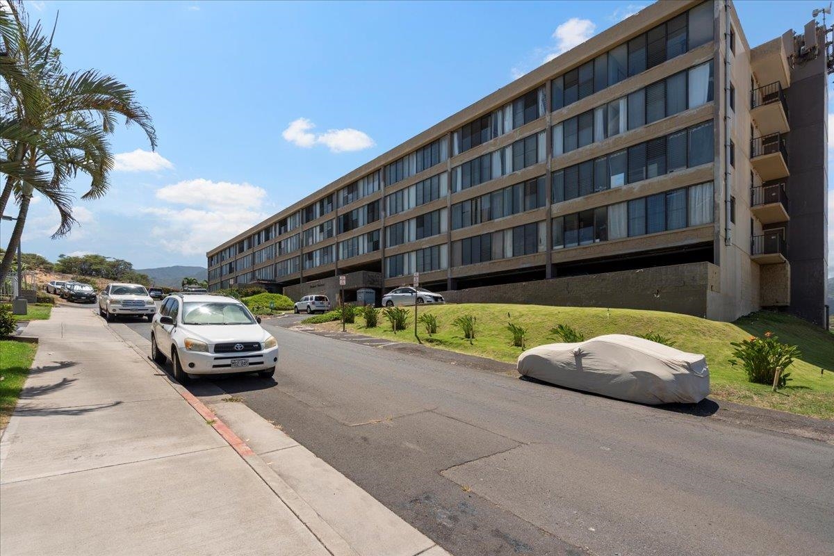 Puuone Terrace condo # 407, Wailuku, Hawaii - photo 8 of 28