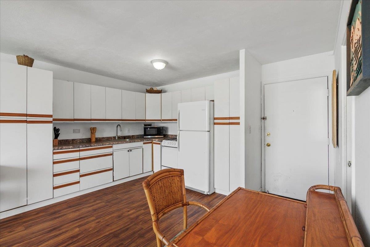 Puuone Terrace condo # 407, Wailuku, Hawaii - photo 24 of 33