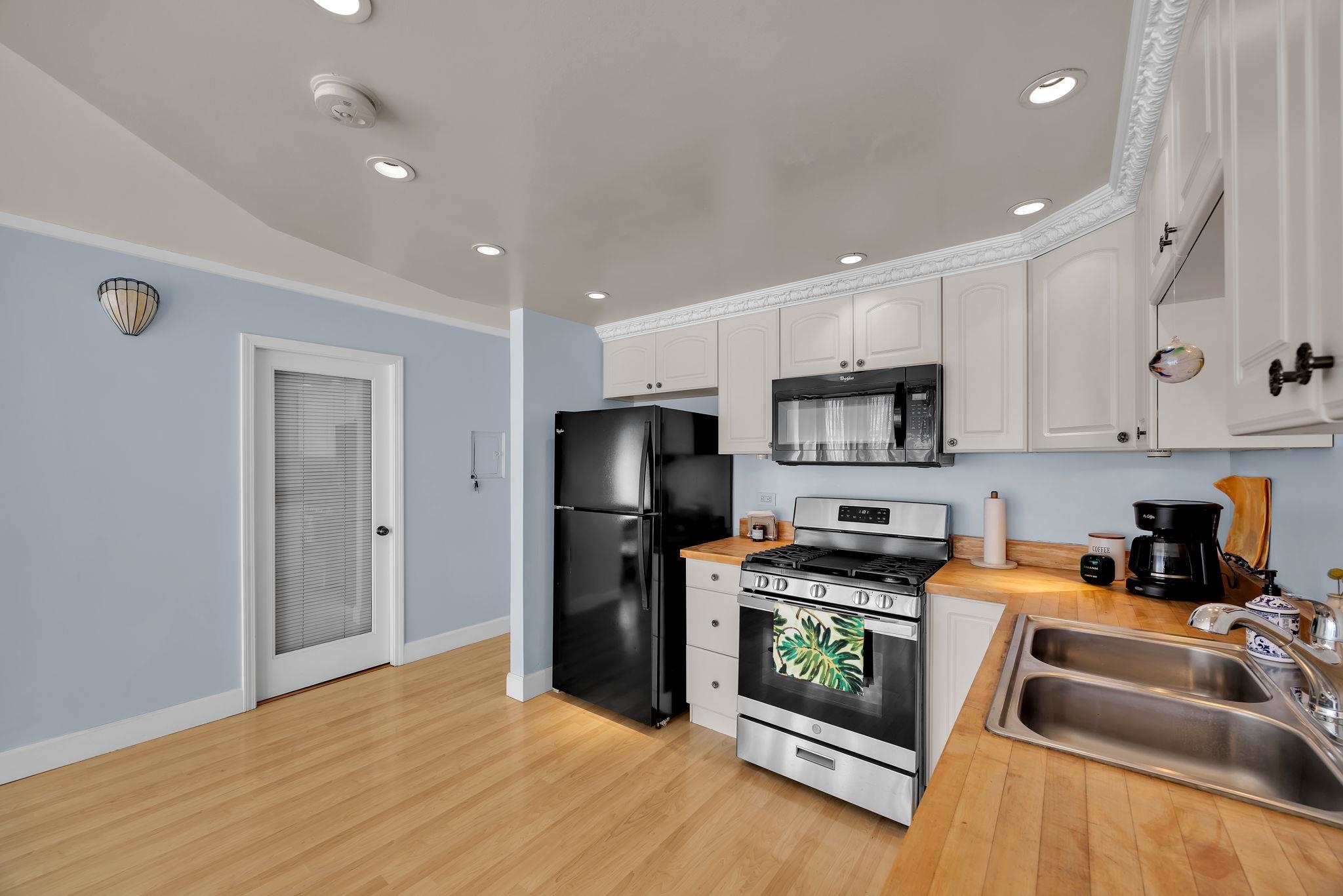 Puuone Terrace condo # 416, Wailuku, Hawaii - photo 11 of 29