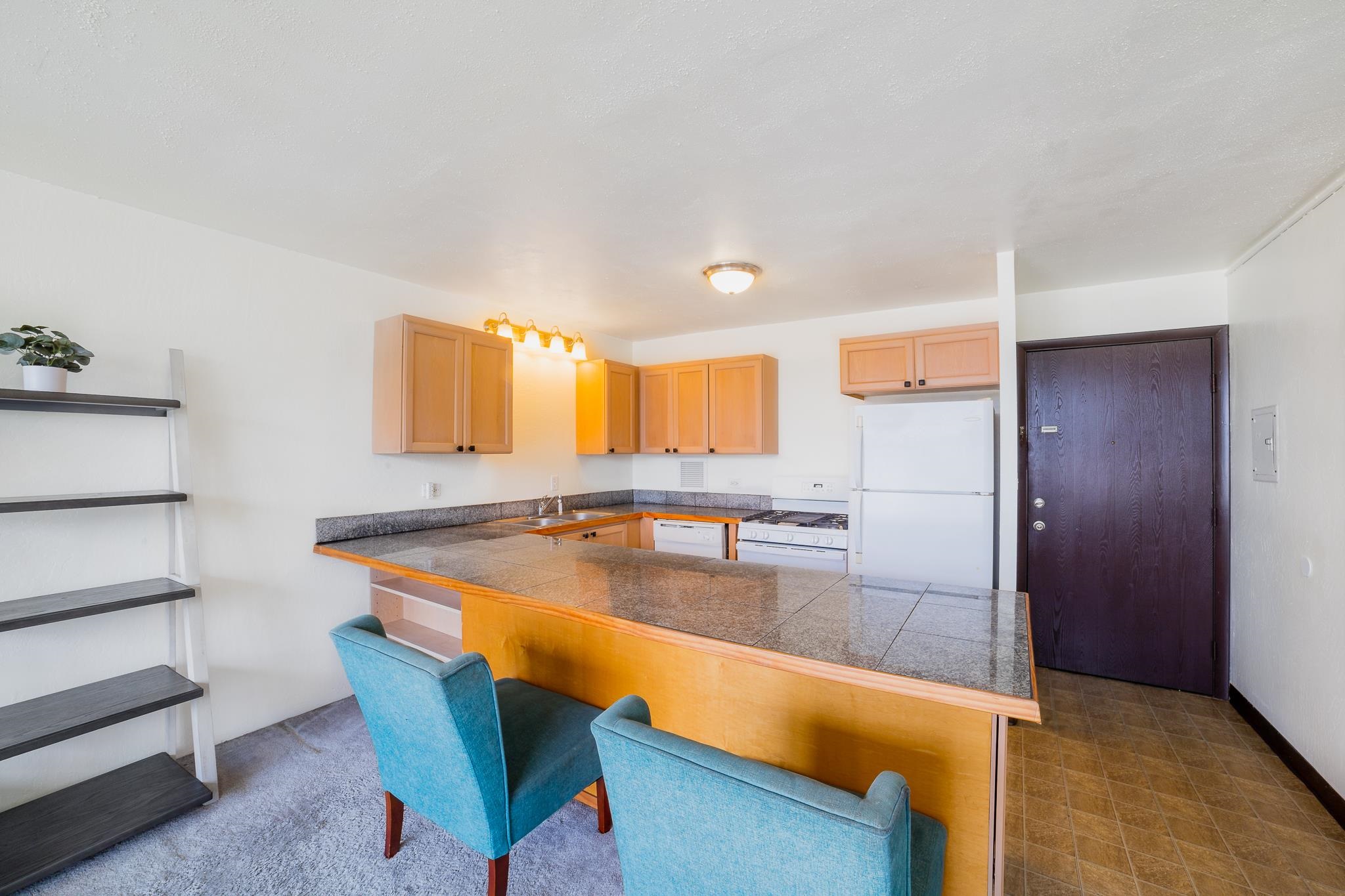 Puuone Terrace condo # 419, Wailuku, Hawaii - photo 6 of 16