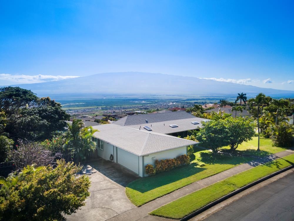 495  Alu Rd Wailuku, Wailuku home - photo 2 of 49