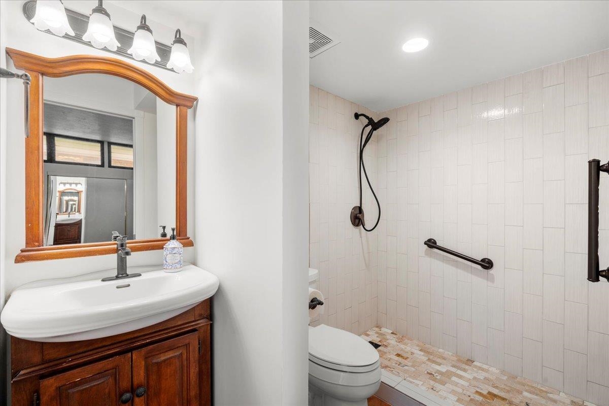 Mount Thomas condo # 203, Wailuku, Hawaii - photo 21 of 33