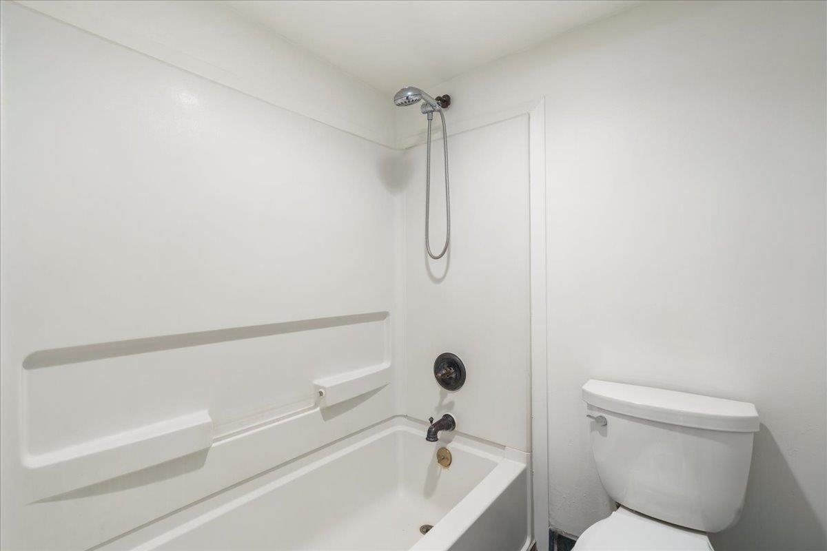 Mount Thomas condo # 203, Wailuku, Hawaii - photo 24 of 33