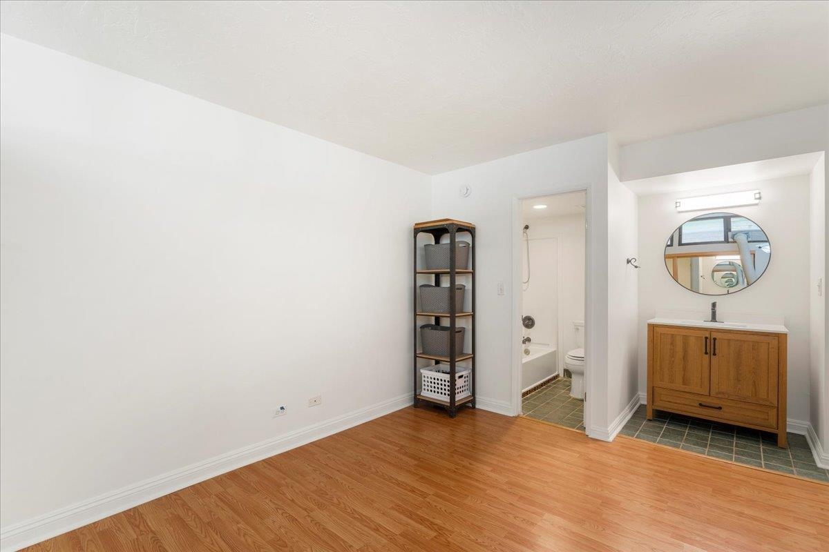 Mount Thomas condo # 203, Wailuku, Hawaii - photo 24 of 33