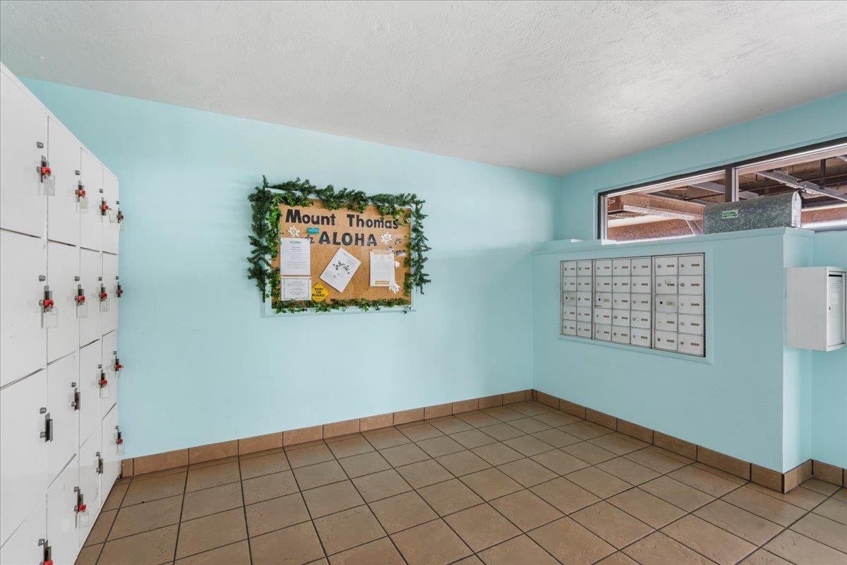 Mount Thomas condo # 203, Wailuku, Hawaii - photo 27 of 33