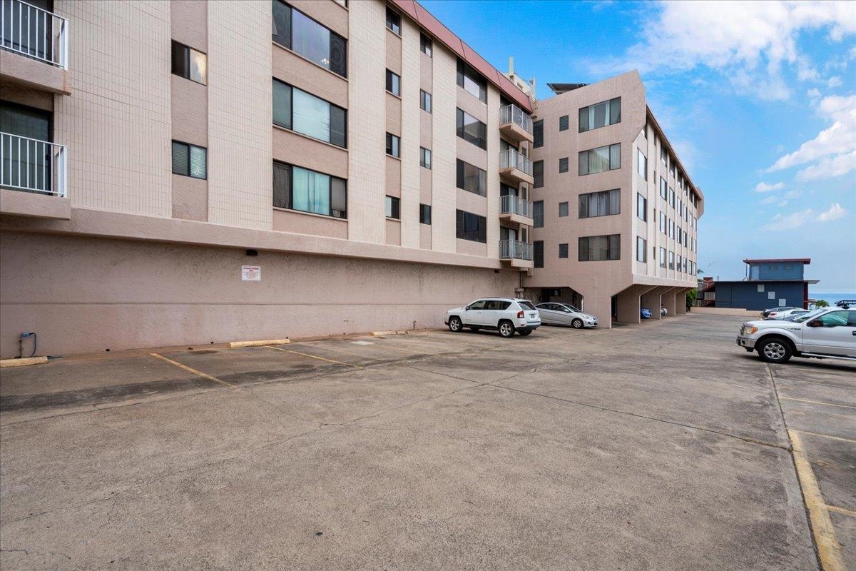 Mount Thomas condo # 203, Wailuku, Hawaii - photo 30 of 33