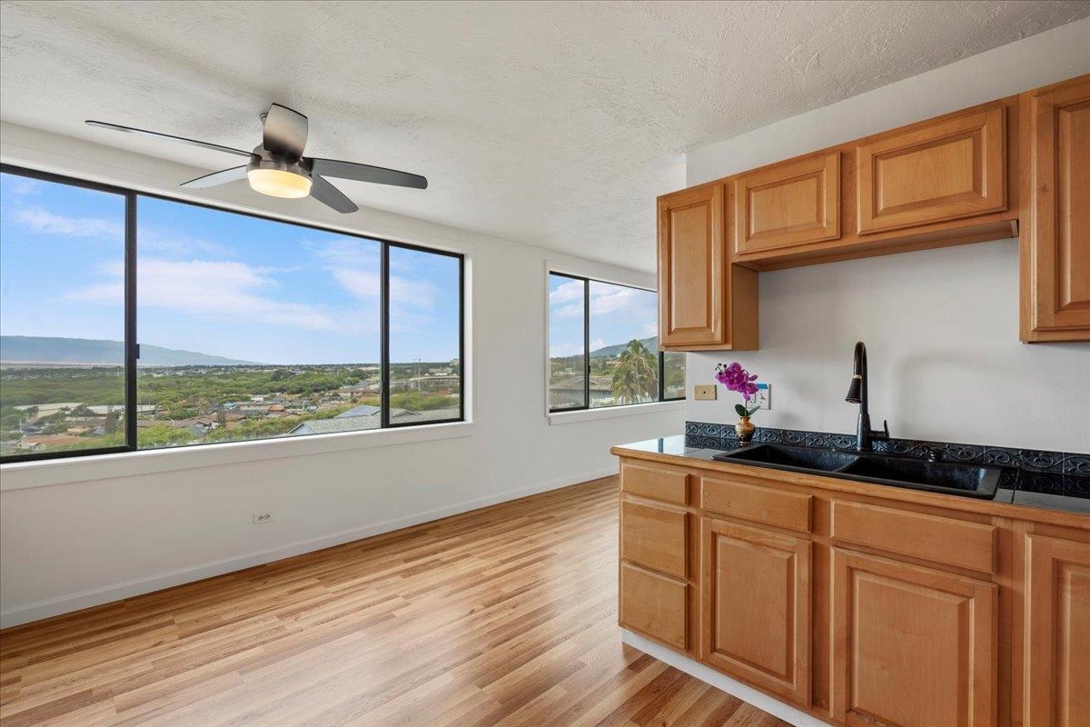 Mount Thomas condo # 203, Wailuku, Hawaii - photo 4 of 33