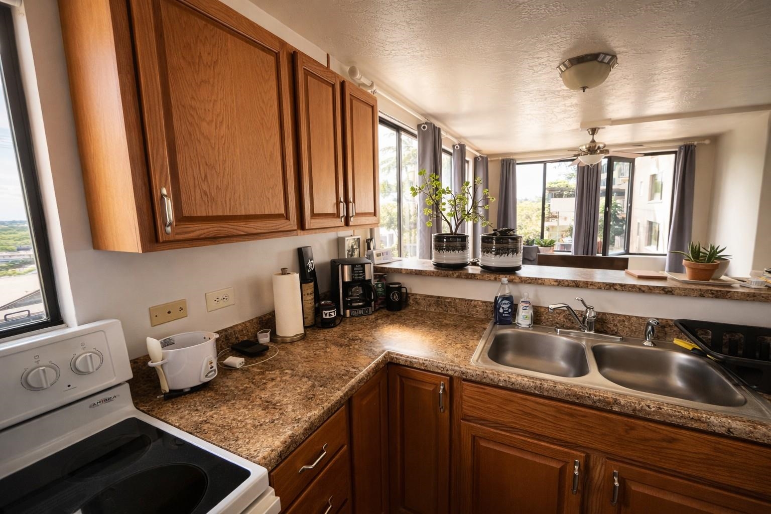 Mount Thomas condo # 204, Wailuku, Hawaii - photo 4 of 45