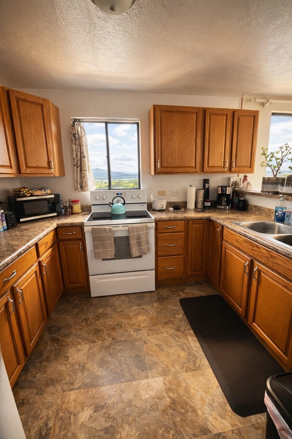Mount Thomas condo # 204, Wailuku, Hawaii - photo 5 of 48