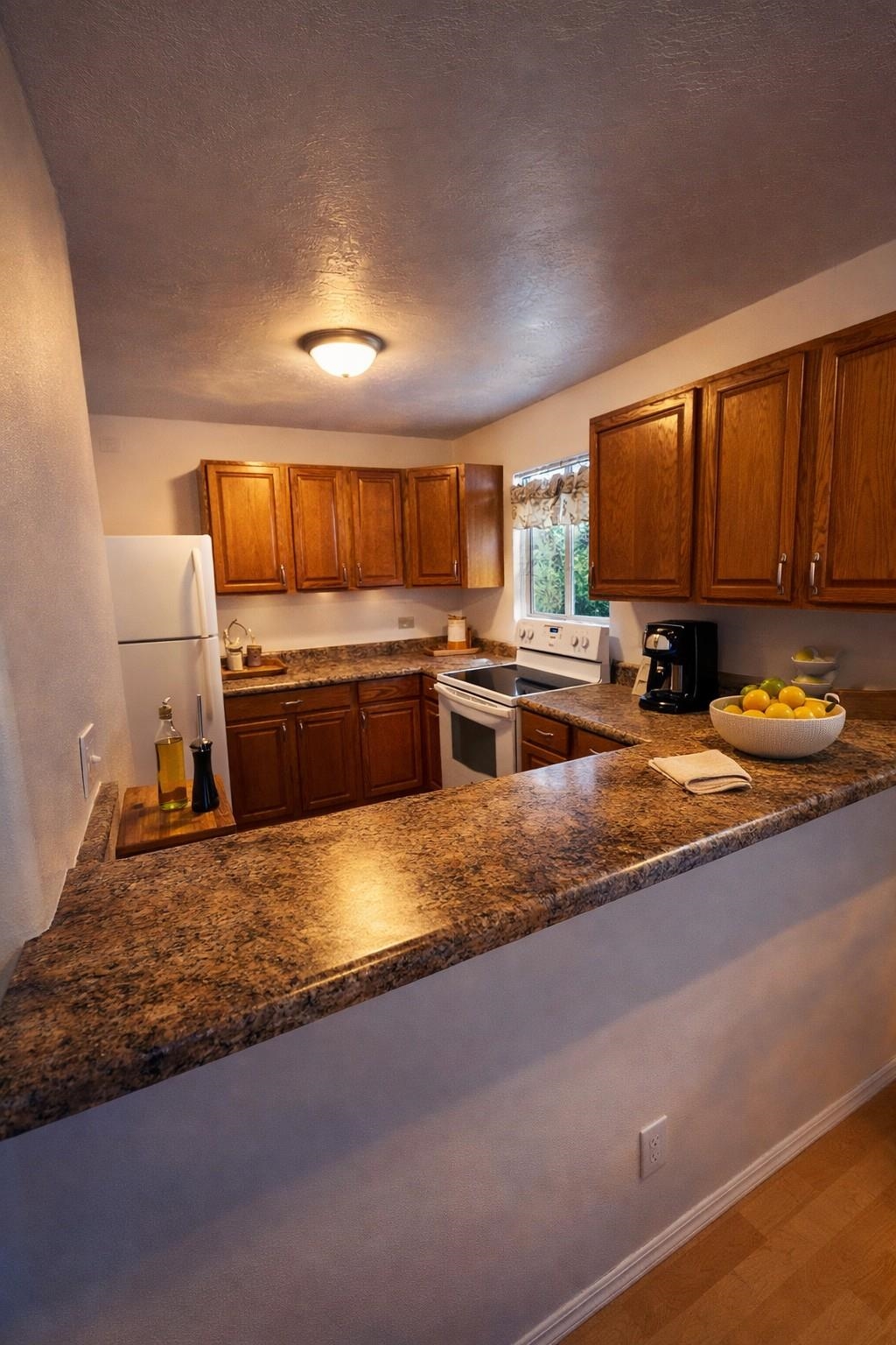 Mount Thomas condo # 204, Wailuku, Hawaii - photo 6 of 45