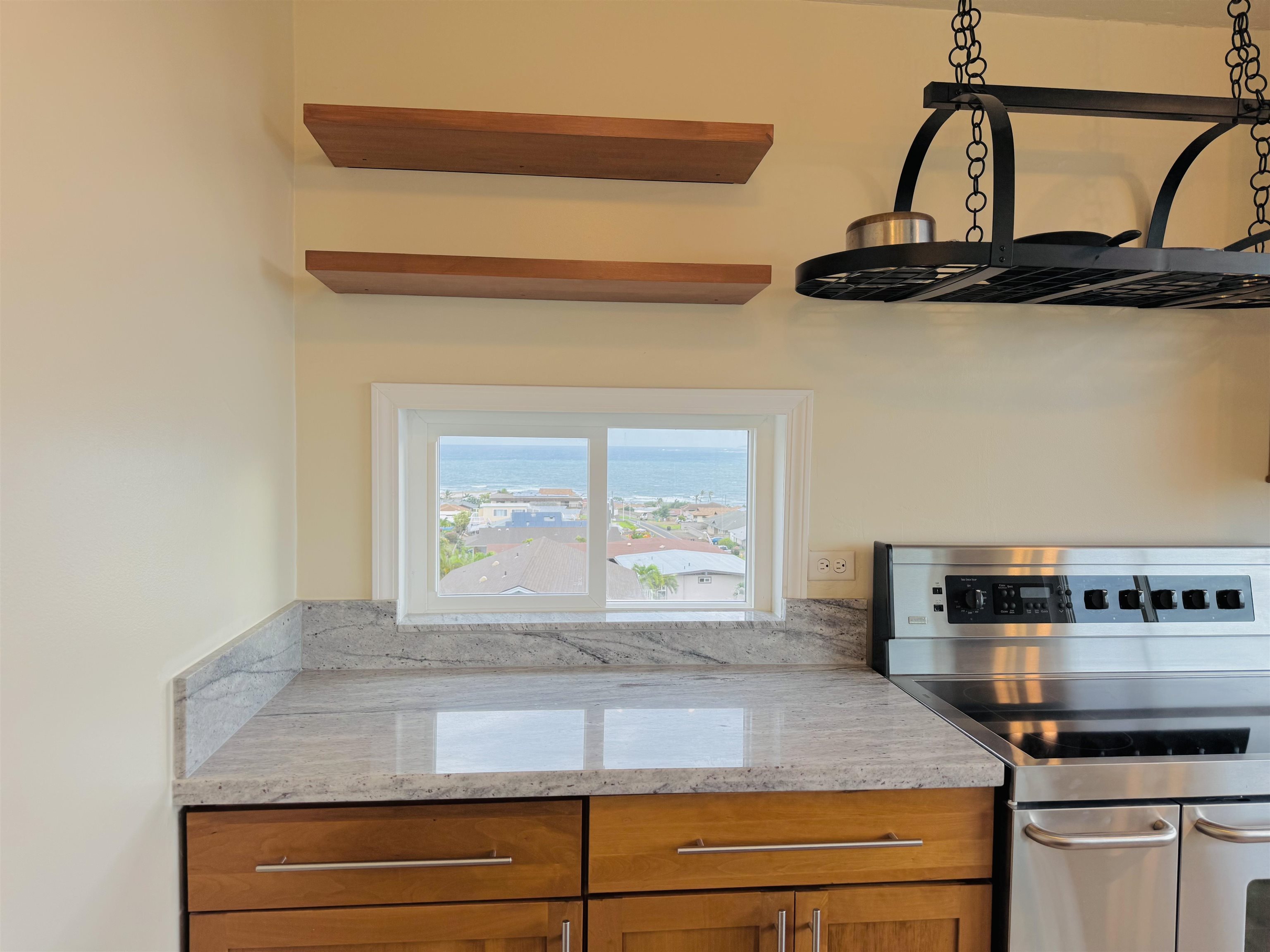 Mount Thomas condo # 301, Wailuku, Hawaii - photo 4 of 22