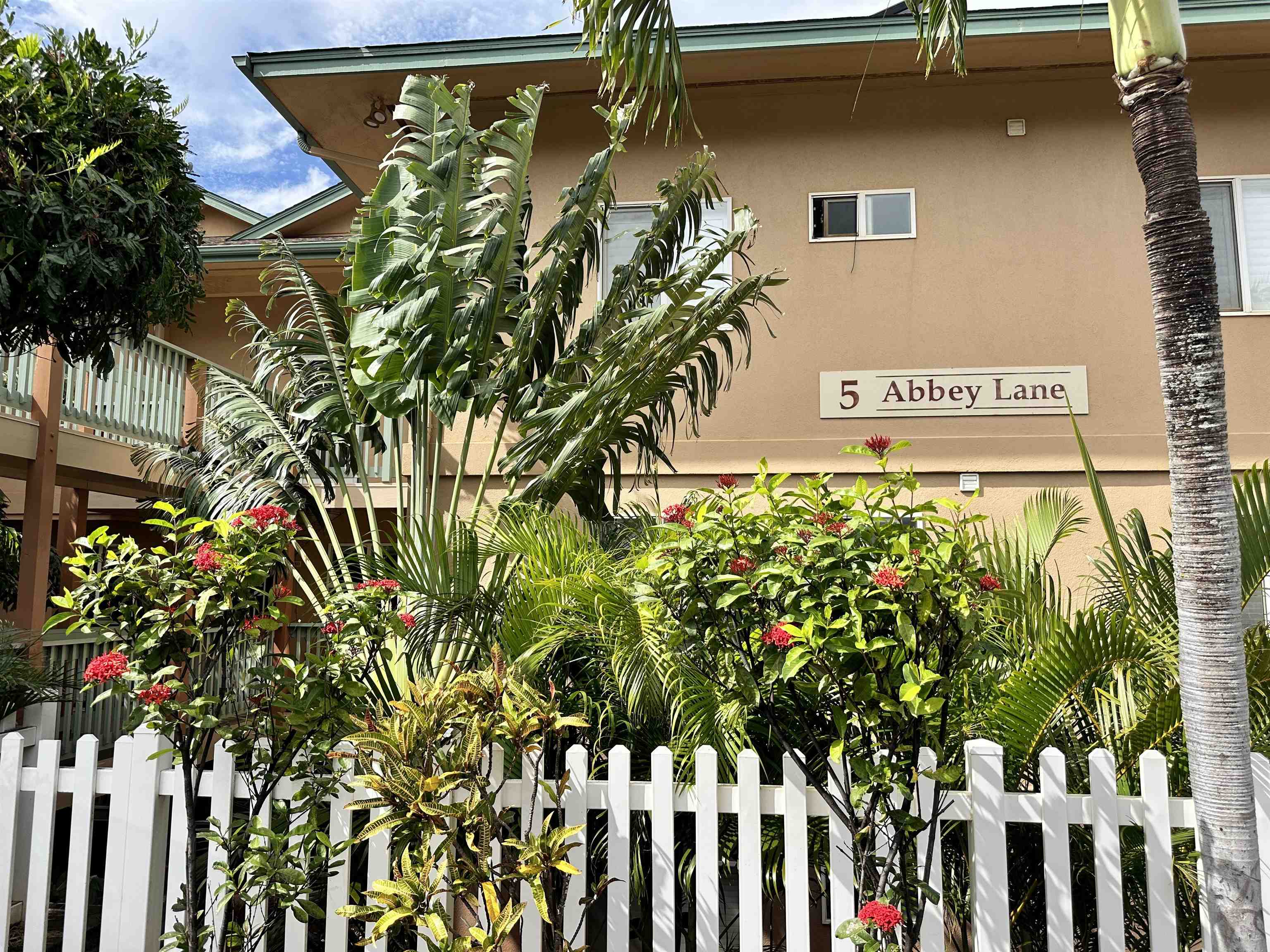 Villas at Kahana Ridge condo # 322, Lahaina, Hawaii - photo 2 of 12