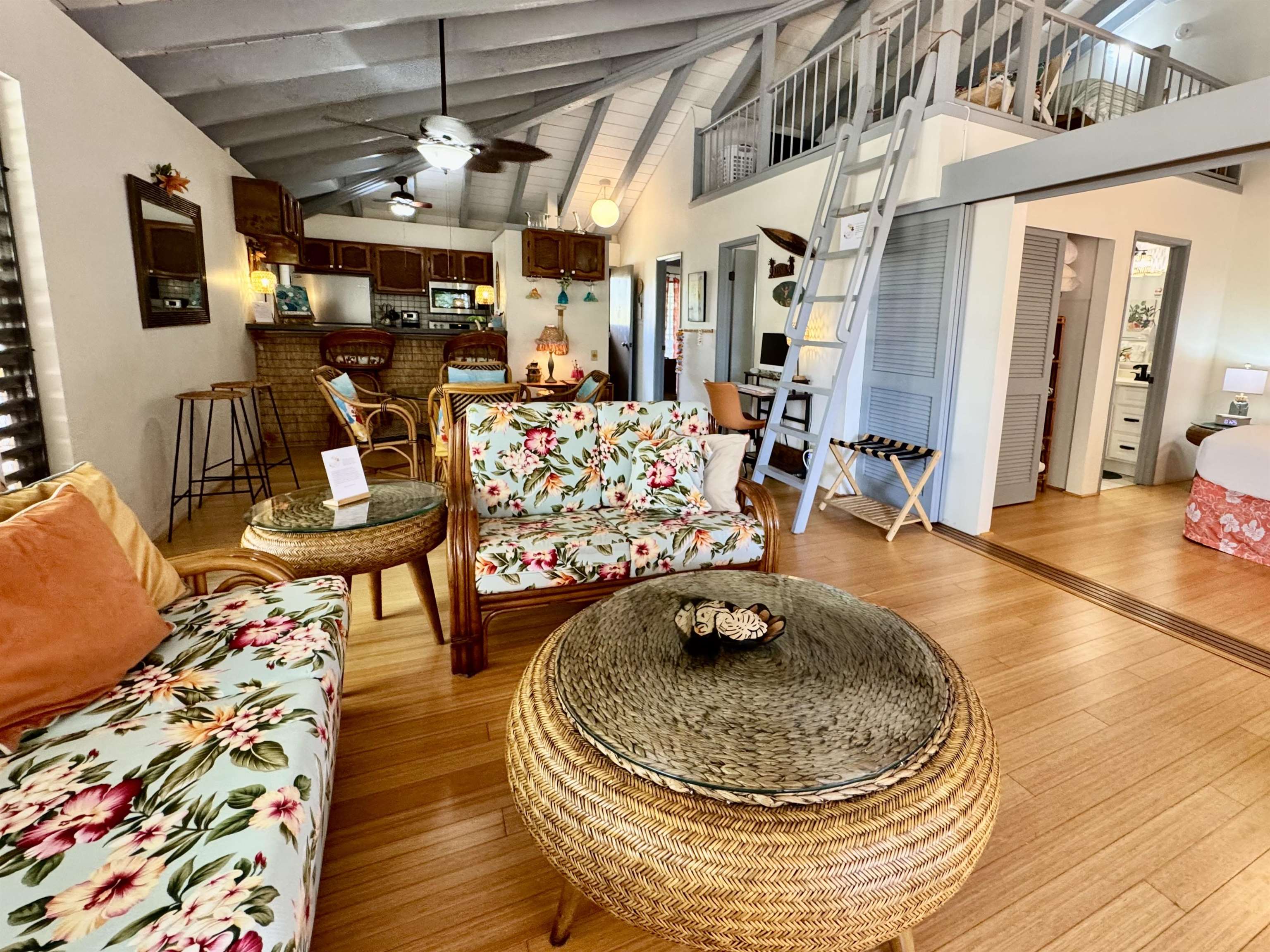Ke Nani Kai condo # 201, Maunaloa, Hawaii - photo 2 of 26