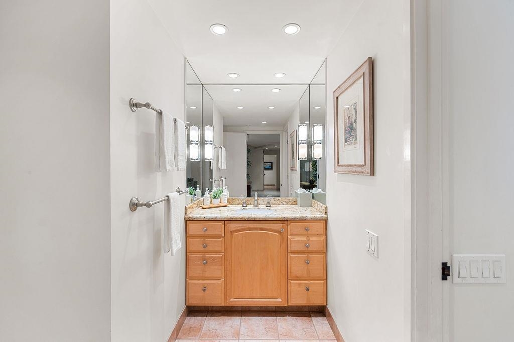 Kaanapali Alii condo # 1-304, Lahaina, Hawaii - photo 24 of 40