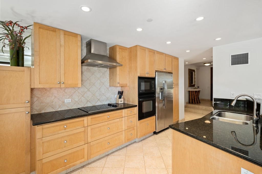 Kaanapali Alii condo # 1-304, Lahaina, Hawaii - photo 9 of 40