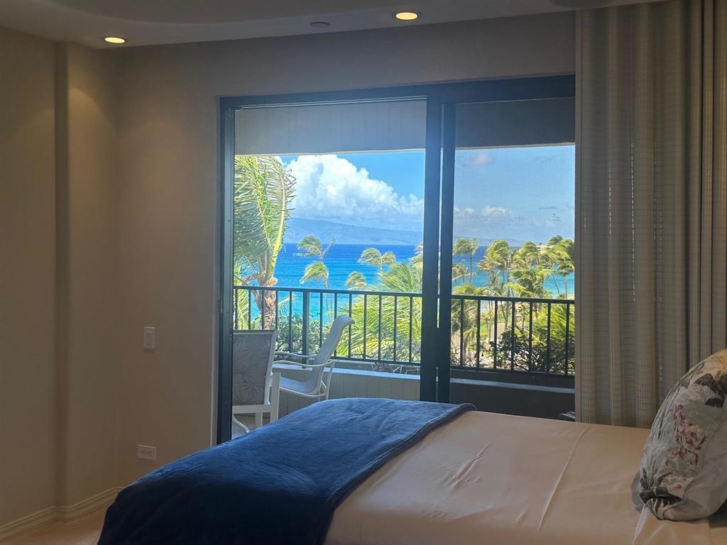 Kaanapali Alii condo # 1-703, Lahaina, Hawaii - photo 13 of 28