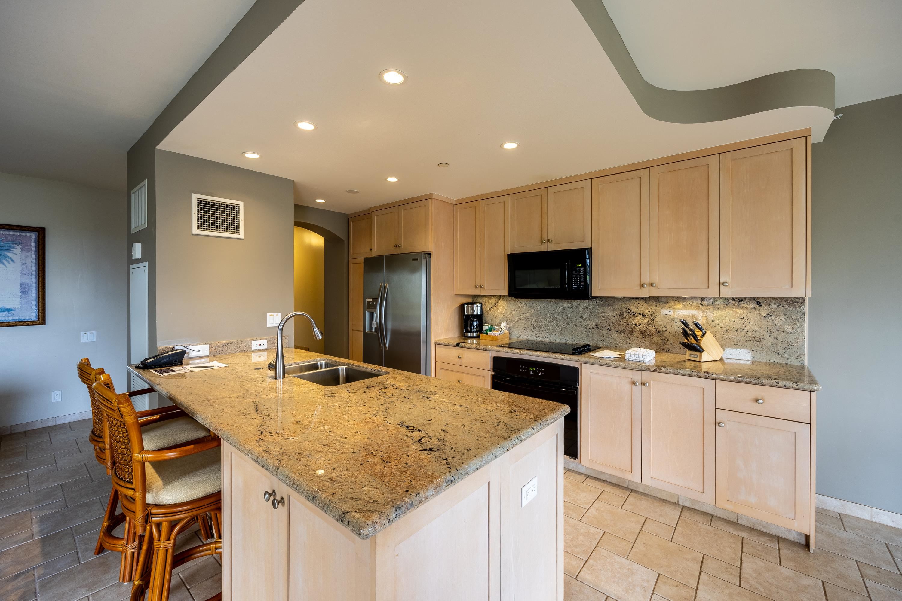 Kaanapali Alii condo # 1-801, Lahaina, Hawaii - photo 11 of 27