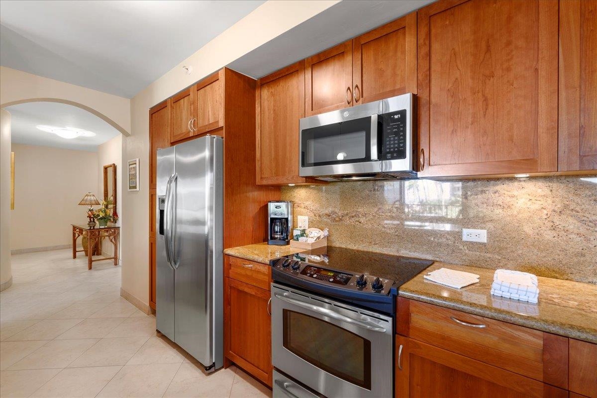 Kaanapali Alii condo # 2-305, Lahaina, Hawaii - photo 3 of 26