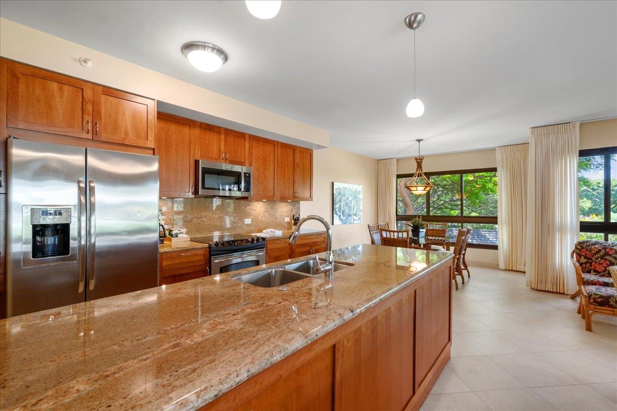 Kaanapali Alii condo # 2-305, Lahaina, Hawaii - photo 7 of 26