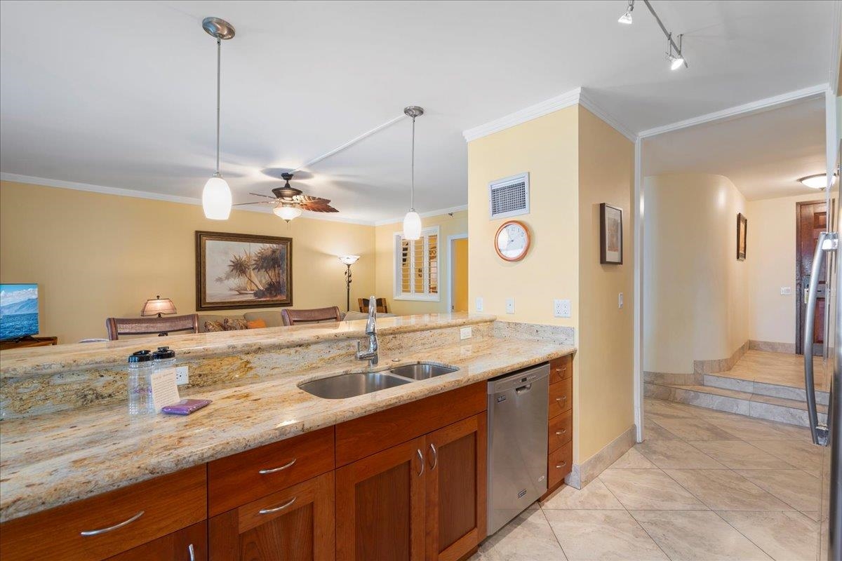 Kaanapali Alii condo # 2-401, Lahaina, Hawaii - photo 8 of 29