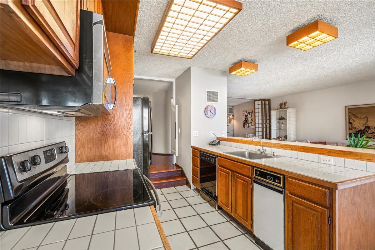 Kaanapali Alii condo # 4-702, Lahaina, Hawaii - photo 17 of 50