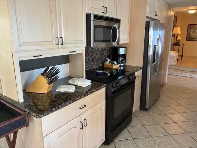 Kaanapali Alii condo # 4-706, Lahaina, Hawaii - photo 15 of 28