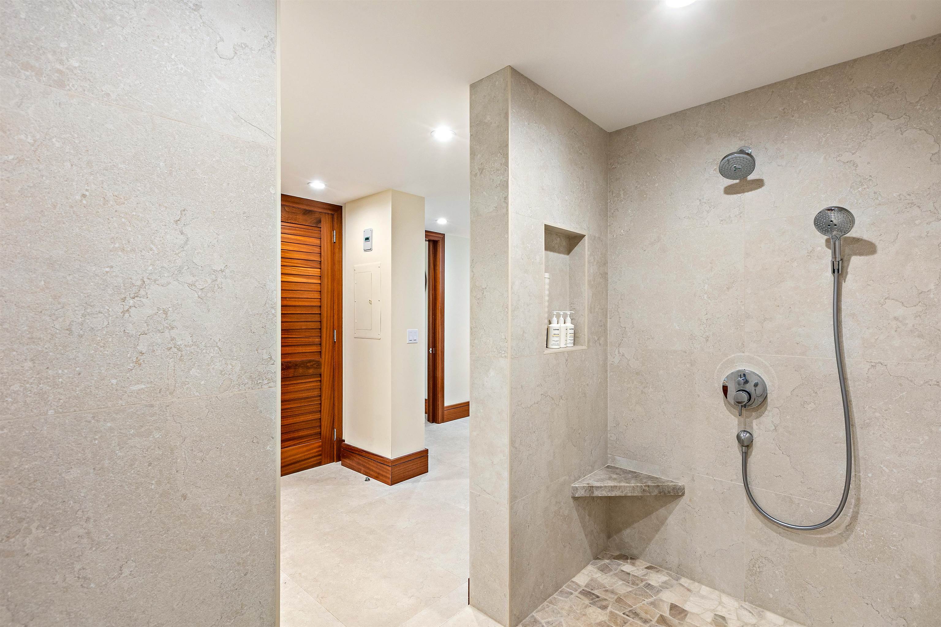 Kaanapali Alii condo # II1002, Lahaina, Hawaii - photo 27 of 47