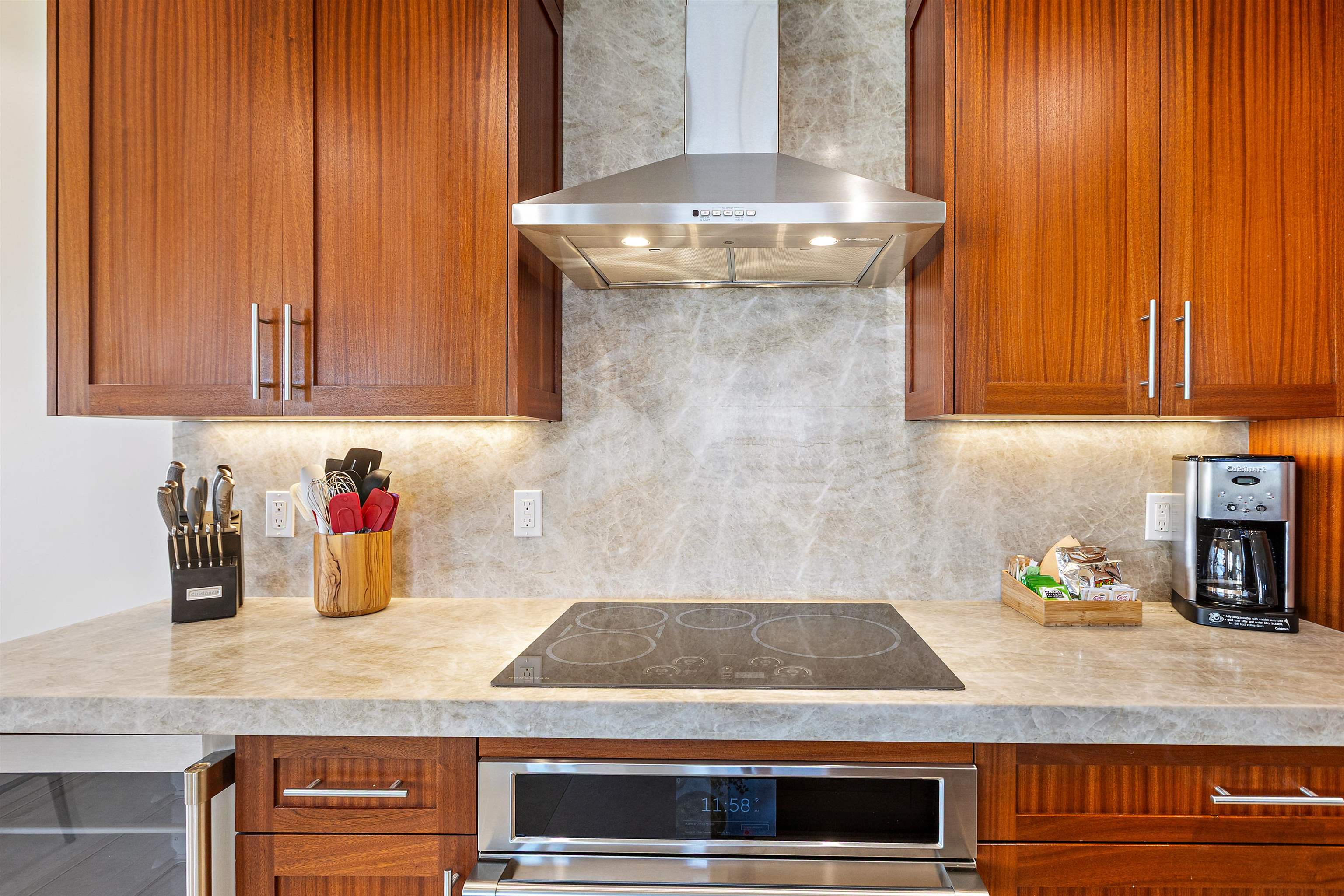 Kaanapali Alii condo # II1002, Lahaina, Hawaii - photo 6 of 47